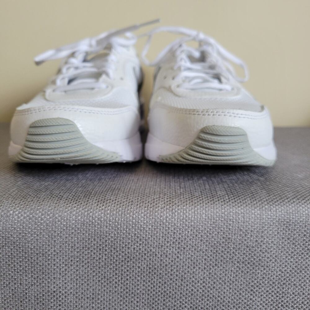 EUC Women's 8.5 Nike Air Max Running Shoes Sneakers White Metallic Platinum - Picture 7 of 14